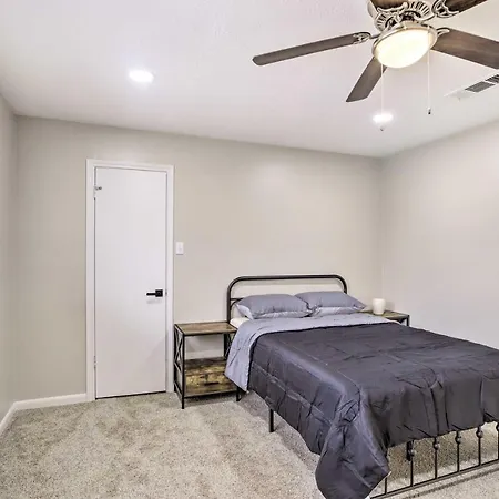 Spacious Houston Vacation Rental With Pool!